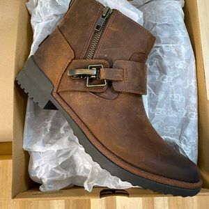 NWT UGG Woman’s Chenye Ankle Boot